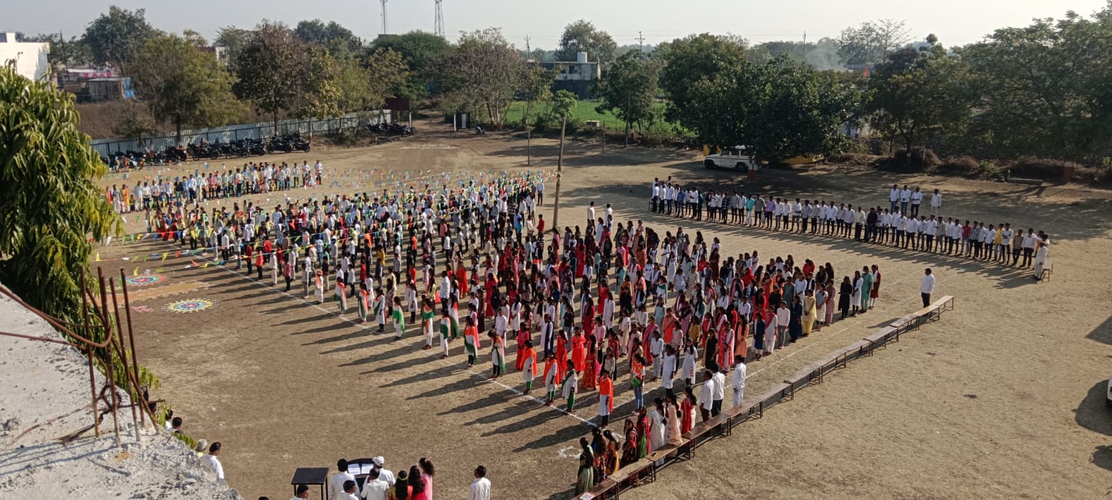 शाळेचे प्रशस्त मैदान